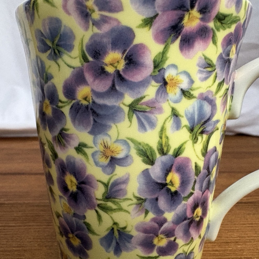 Crown Trent Fine Bone China England Purple Pansy Floral Coffee Tea Mug Cup - Picture 7 of 7